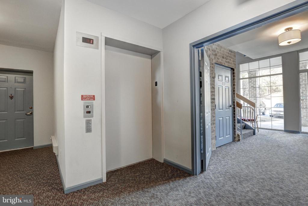 403 PLUMBRIDGE COURT 201