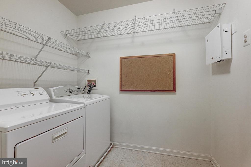 403 PLUMBRIDGE COURT 201