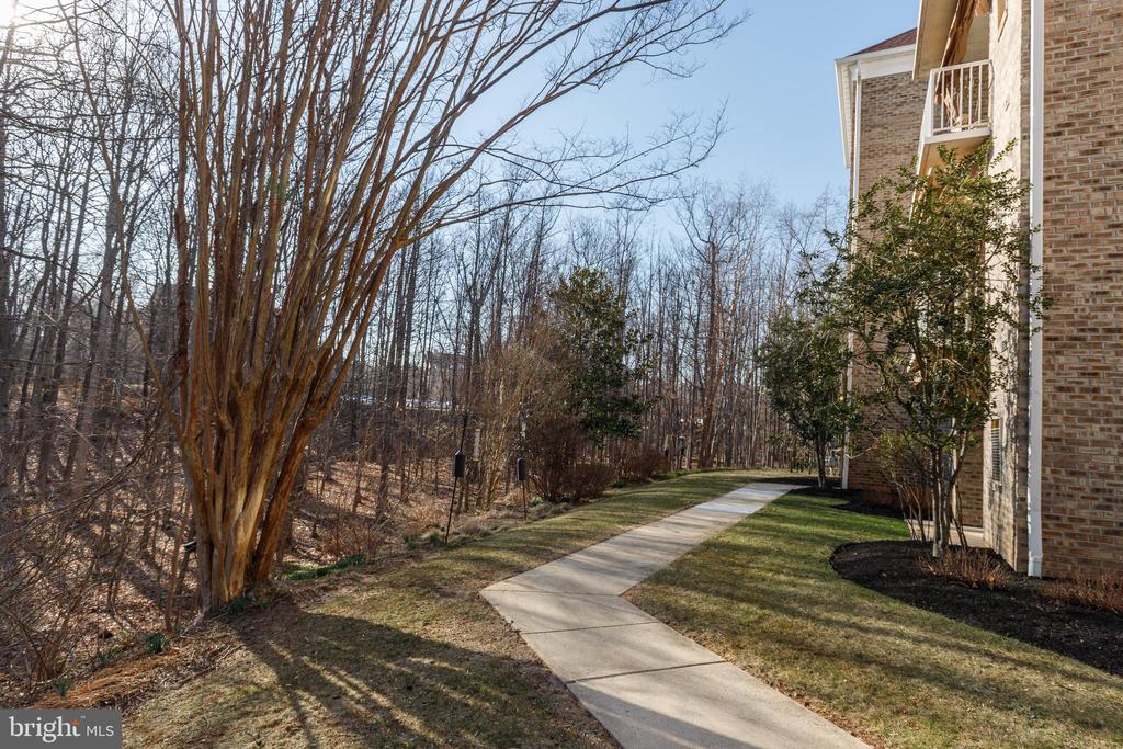403 PLUMBRIDGE COURT 201