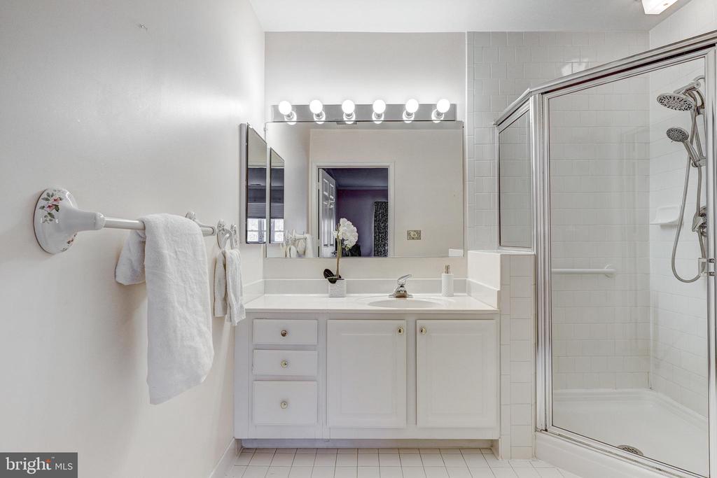 403 PLUMBRIDGE COURT 201