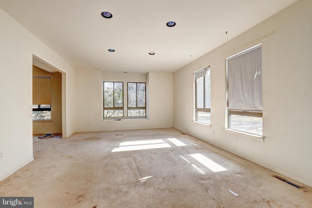 338 BONNIE MEADOW CIRCLE