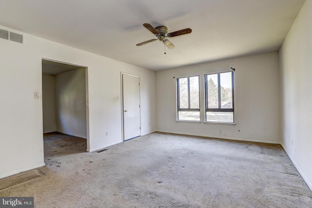 338 BONNIE MEADOW CIRCLE