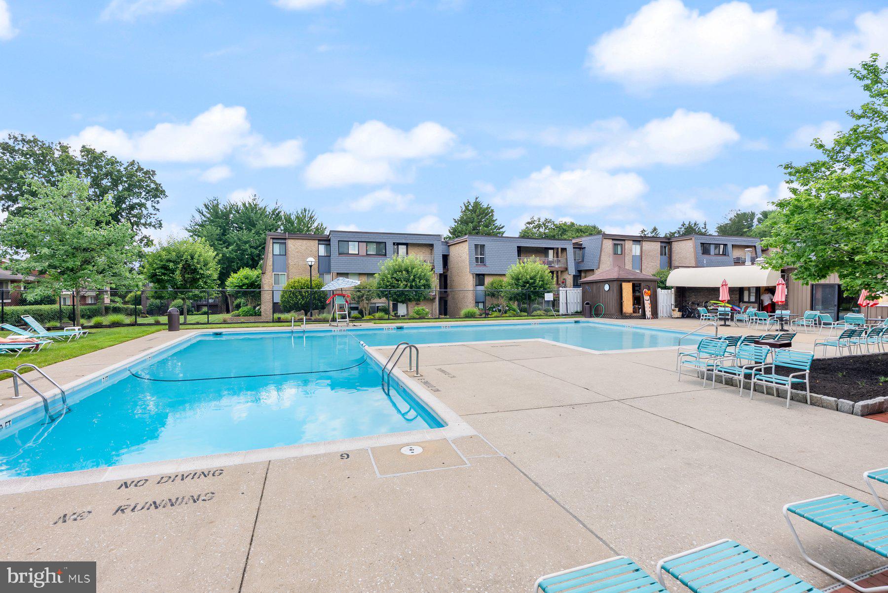 1 STONEHENGE CIRCLE 1-4