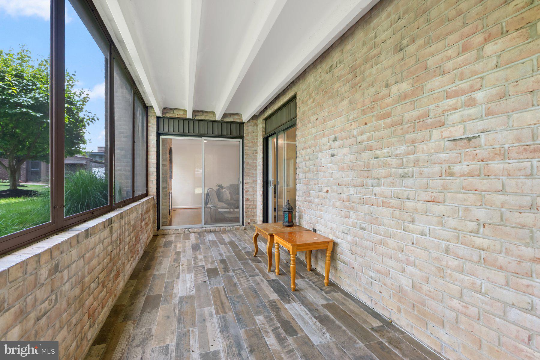 1 STONEHENGE CIRCLE 1-4