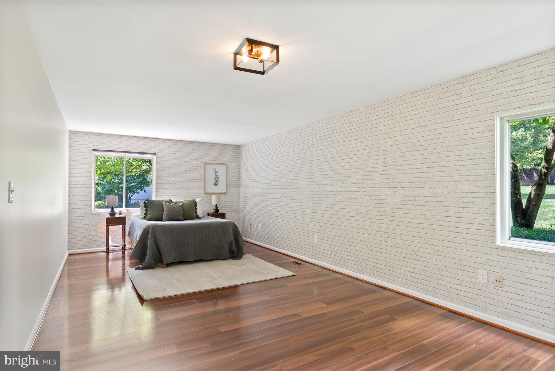 1 STONEHENGE CIRCLE 1-4