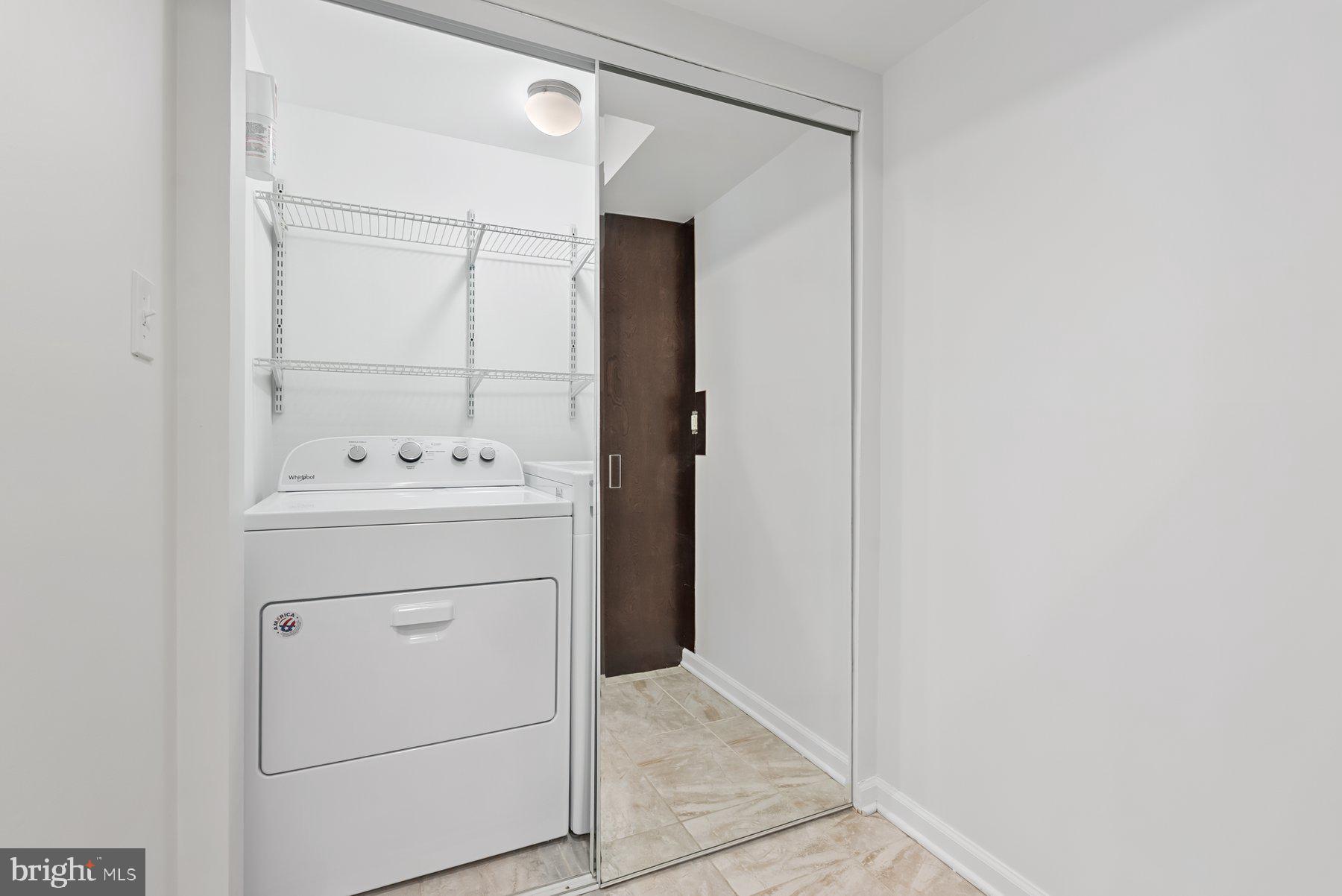 1 STONEHENGE CIRCLE 1-4