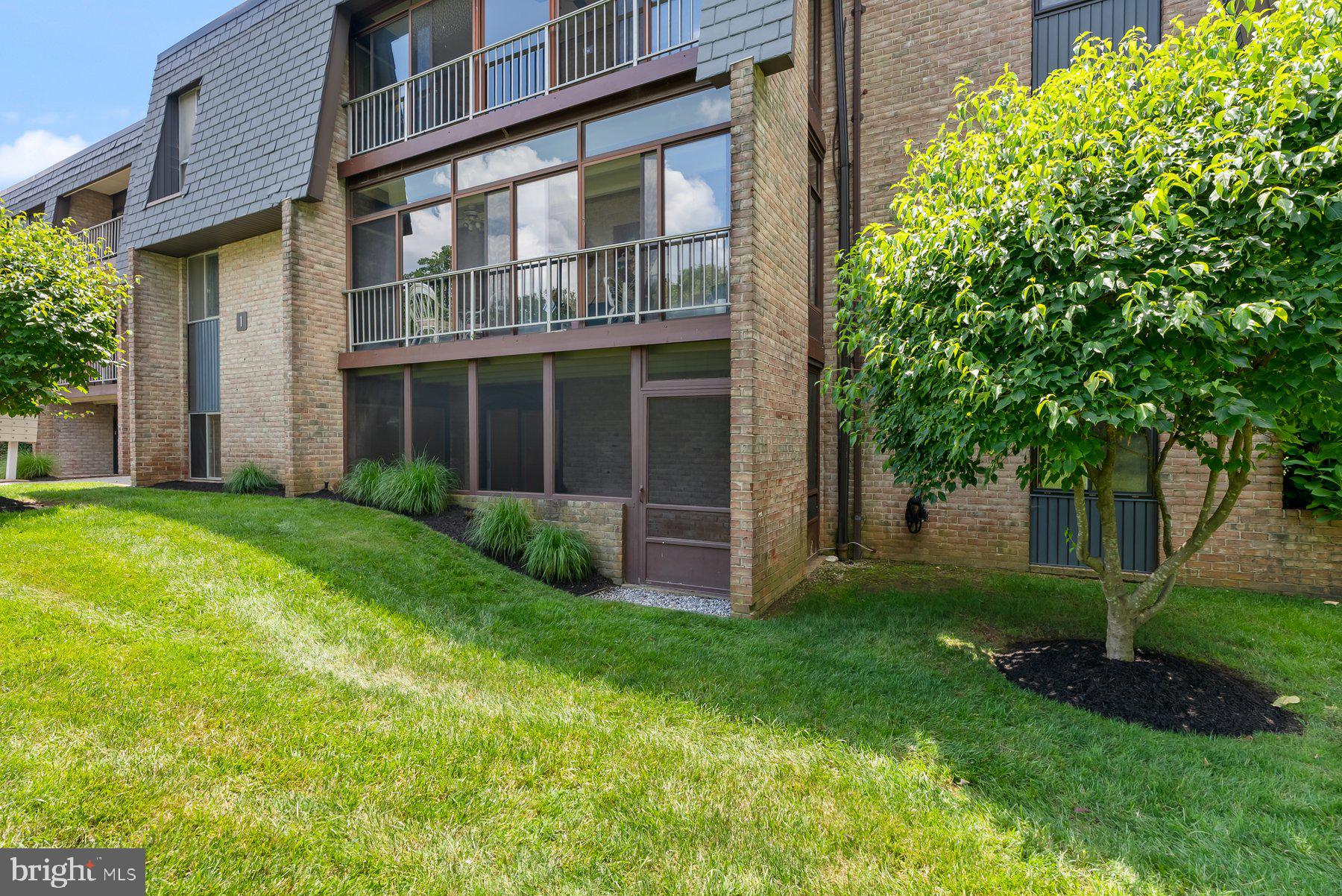 1 STONEHENGE CIRCLE 1-4