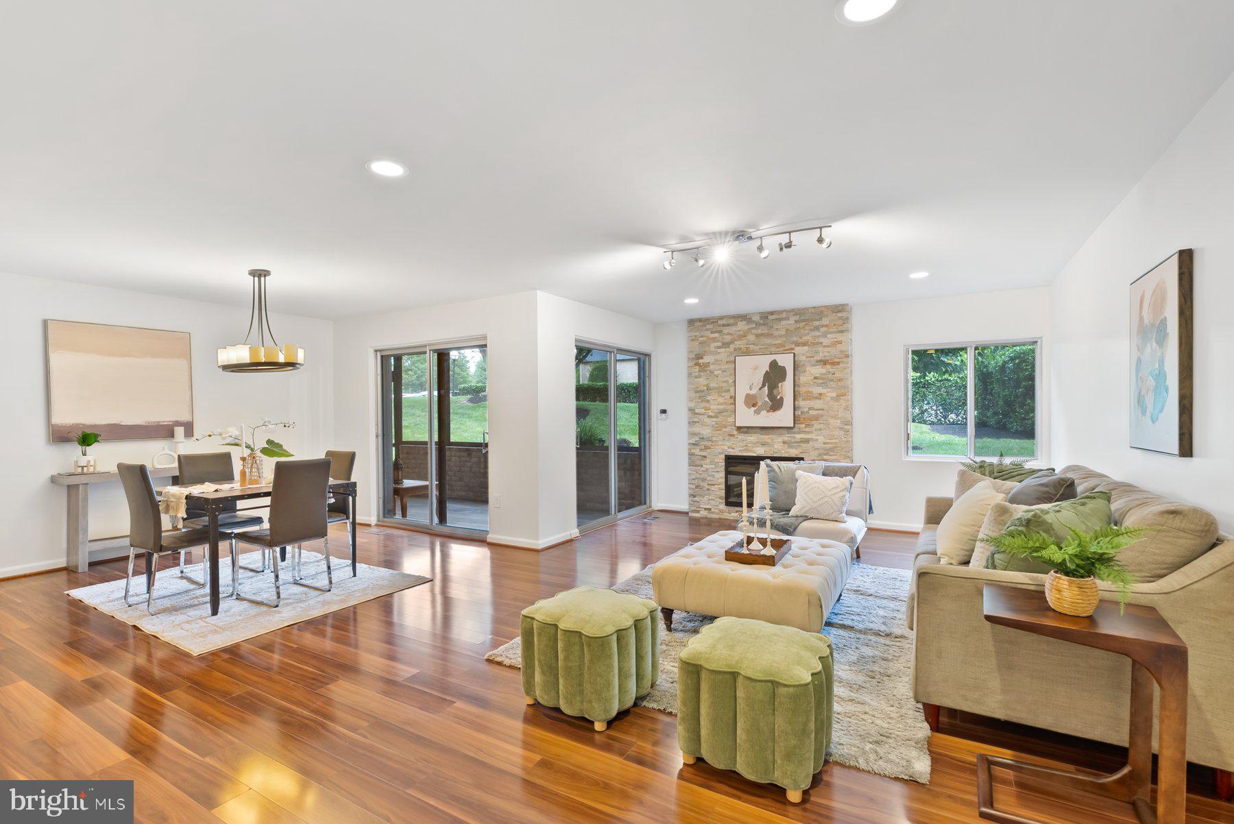 1 STONEHENGE CIRCLE 1-4