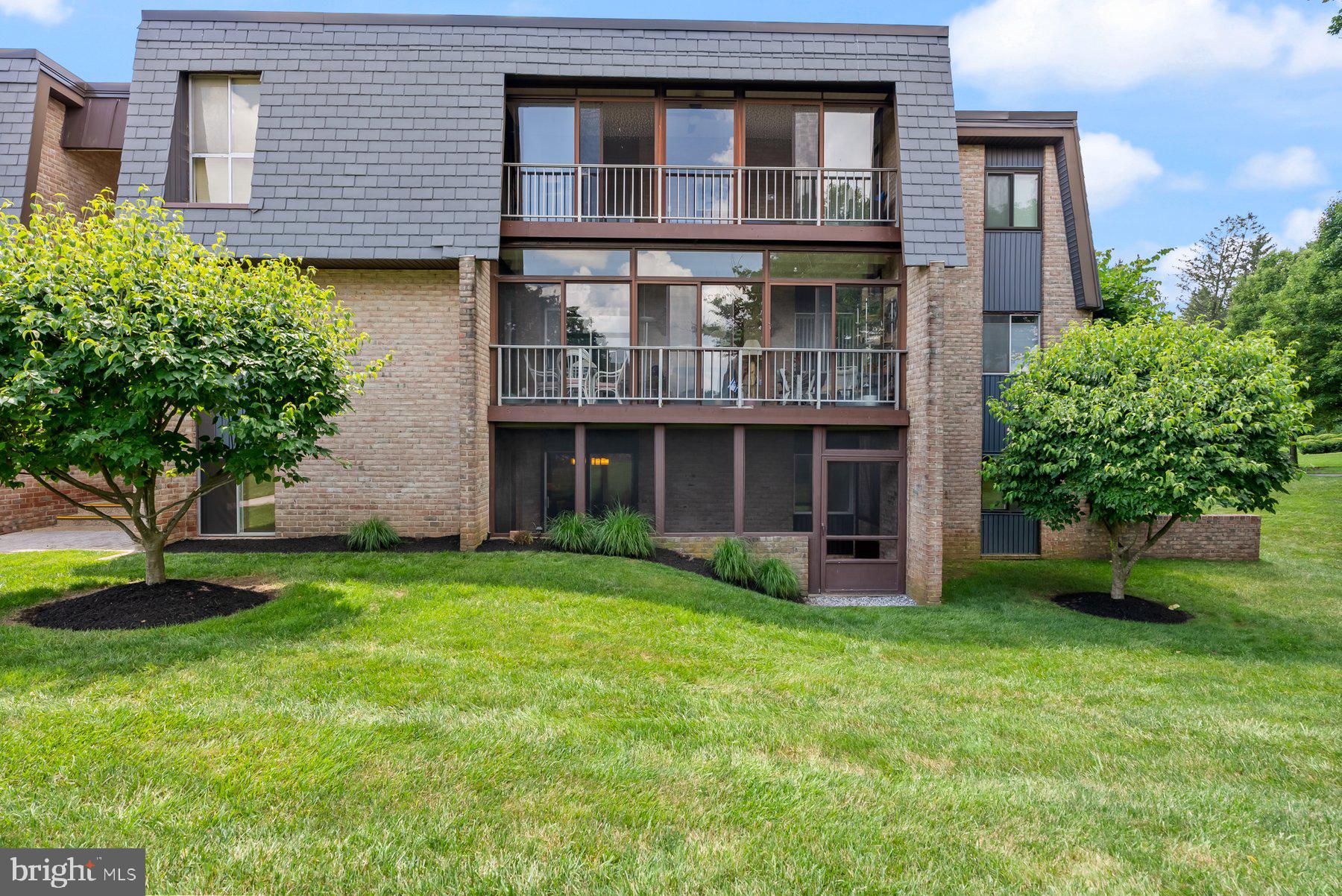 1 STONEHENGE CIRCLE 1-4