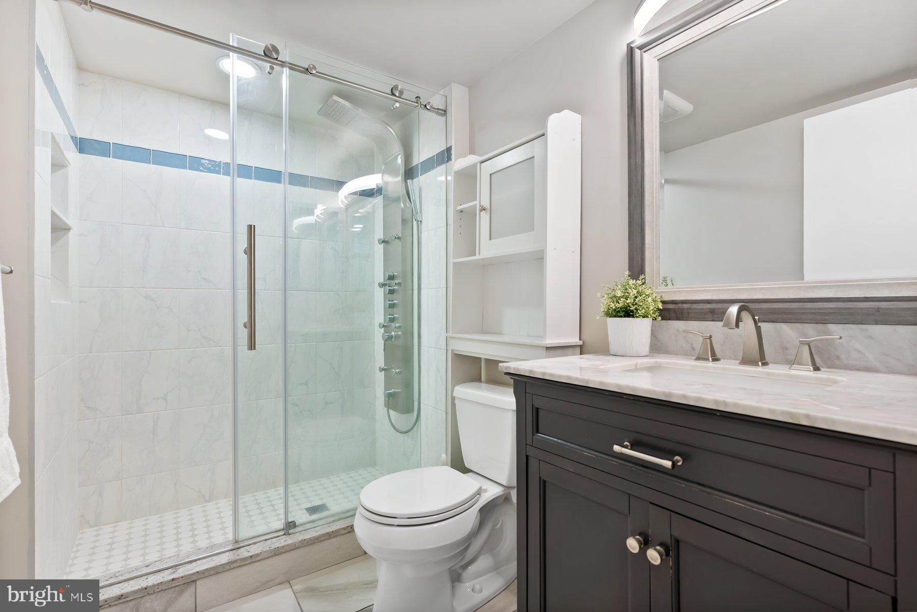 1 STONEHENGE CIRCLE 1-4