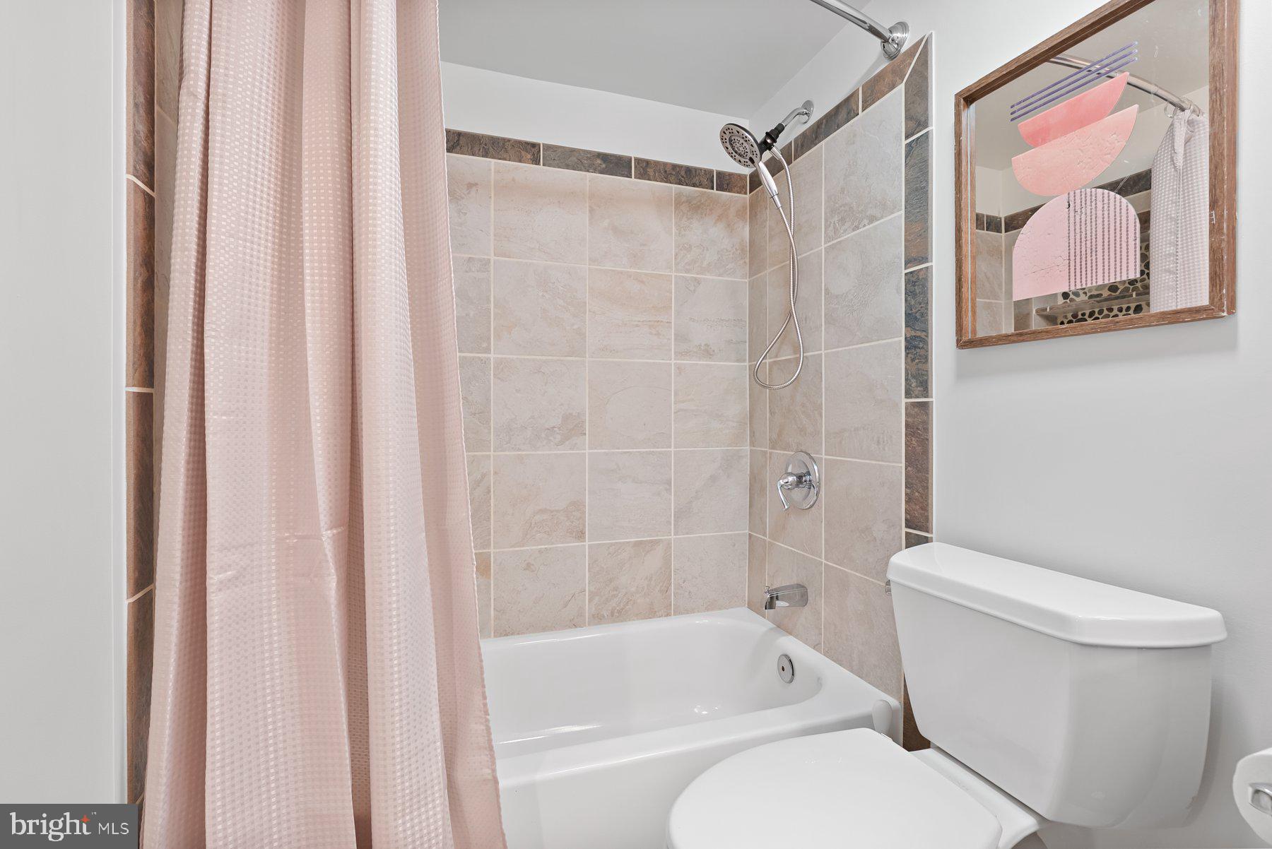 1 STONEHENGE CIRCLE 1-4