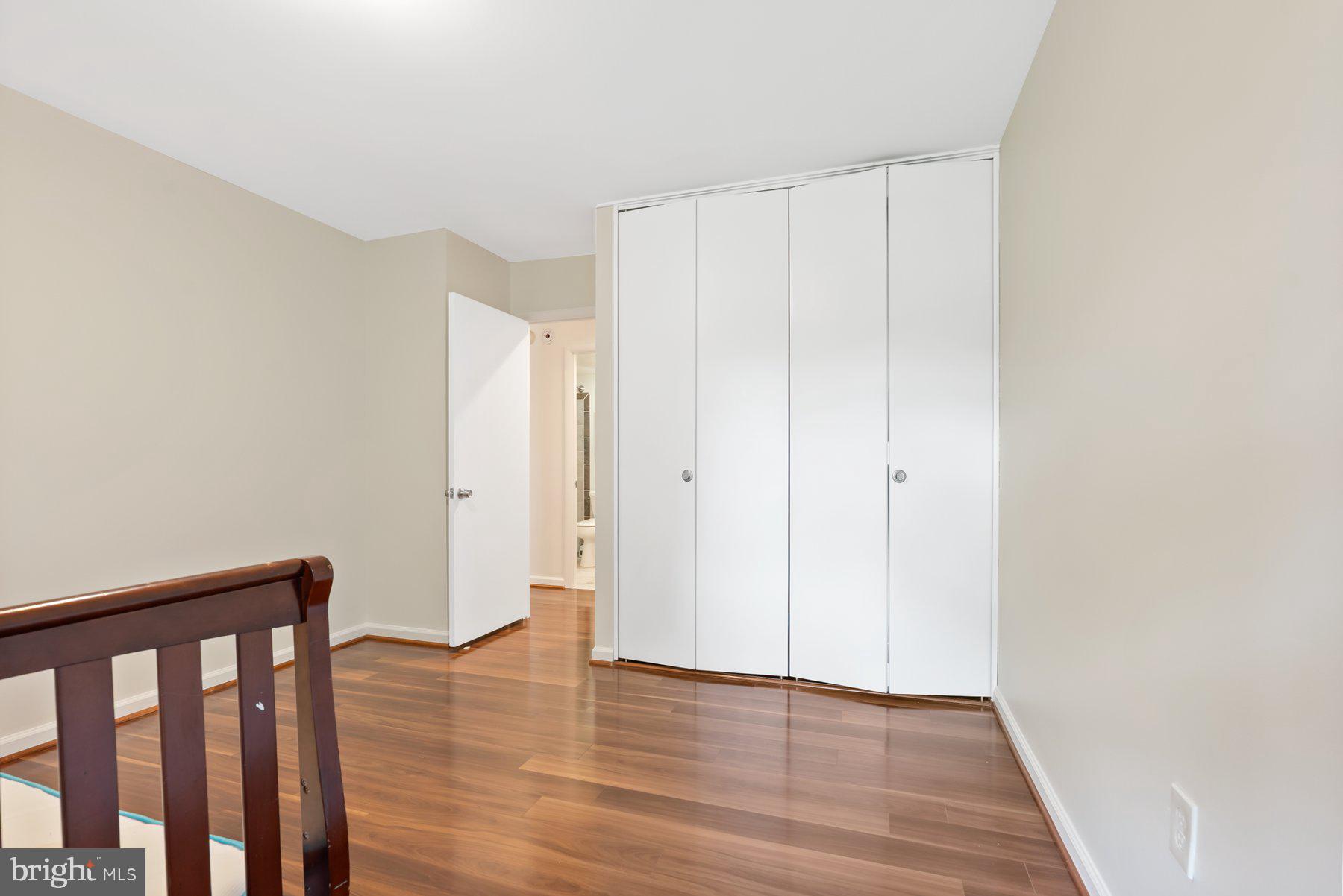 1 STONEHENGE CIRCLE 1-4