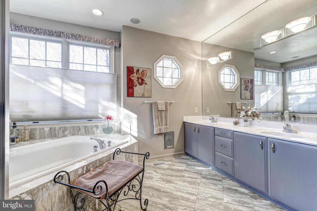 38 STAGS LEAP COURT