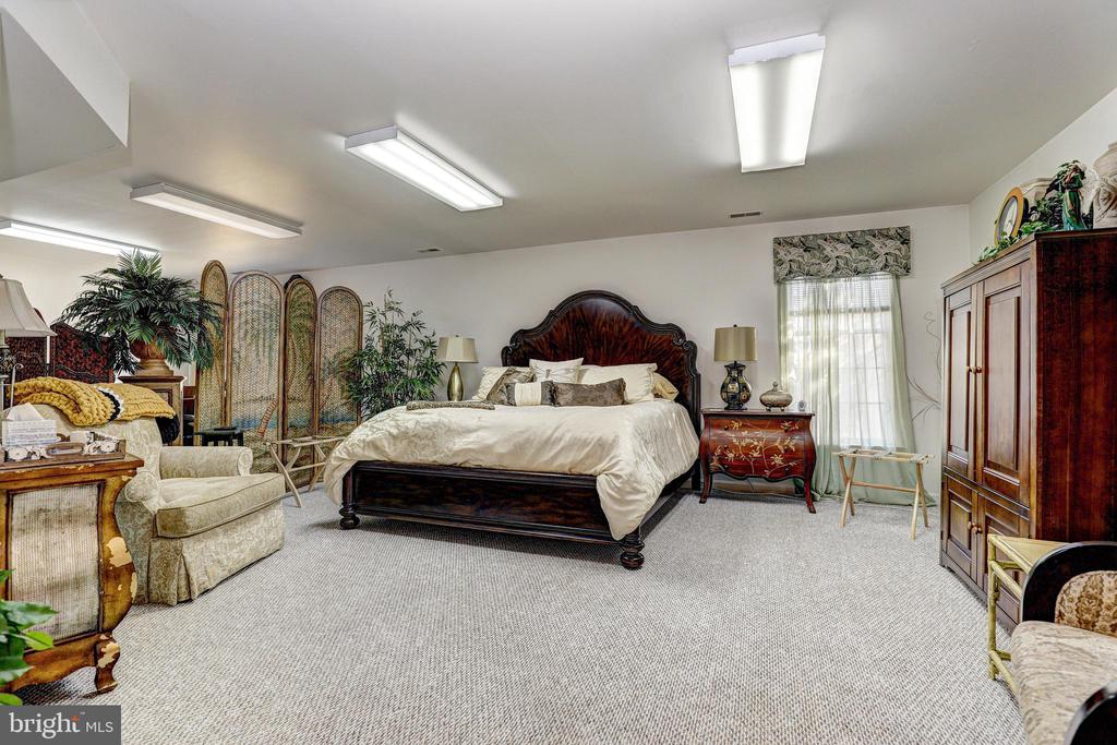 38 STAGS LEAP COURT
