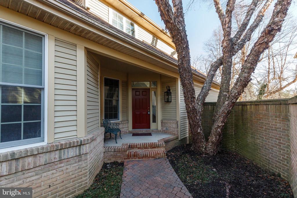 38 STAGS LEAP COURT