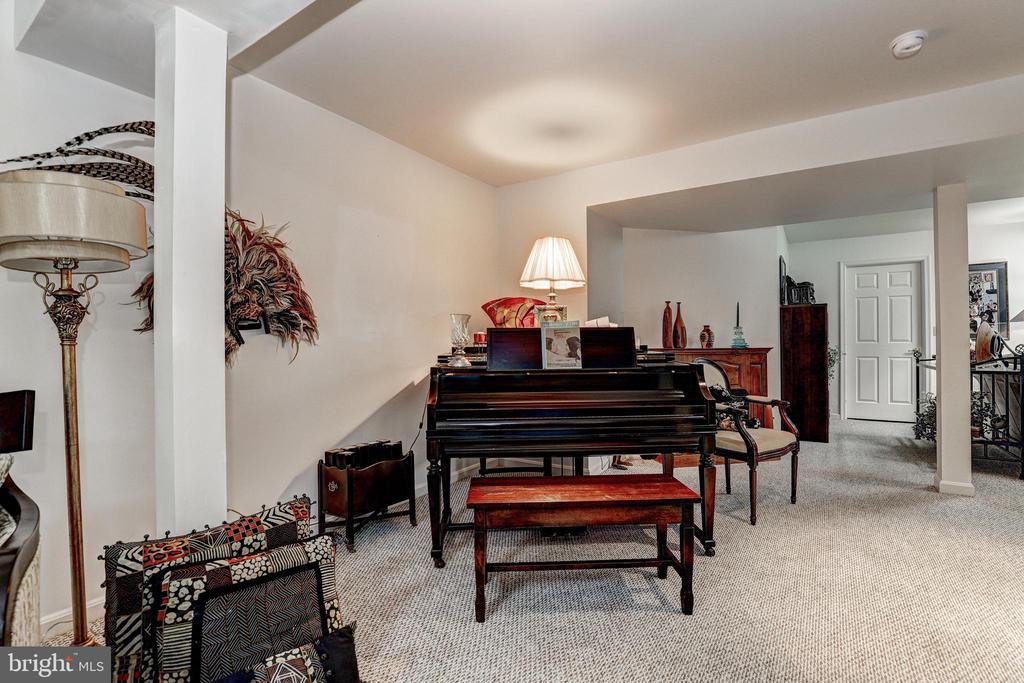 38 STAGS LEAP COURT