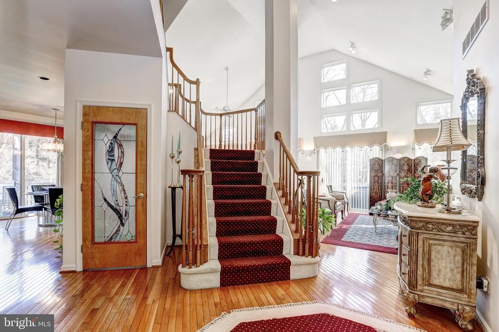 38 STAGS LEAP COURT