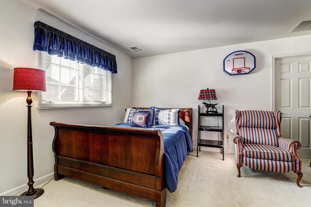 38 STAGS LEAP COURT