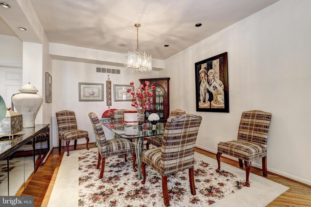 38 STAGS LEAP COURT