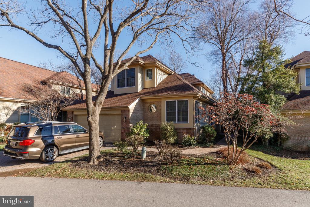 38 STAGS LEAP COURT