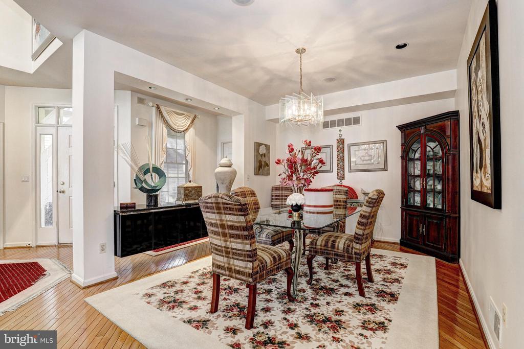 38 STAGS LEAP COURT