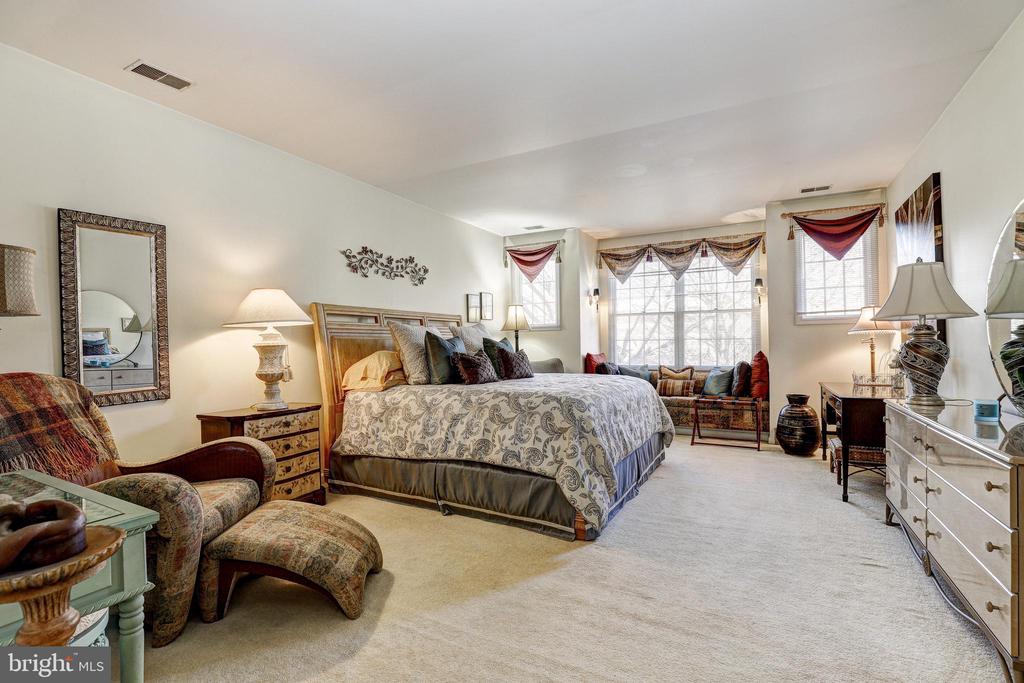 38 STAGS LEAP COURT