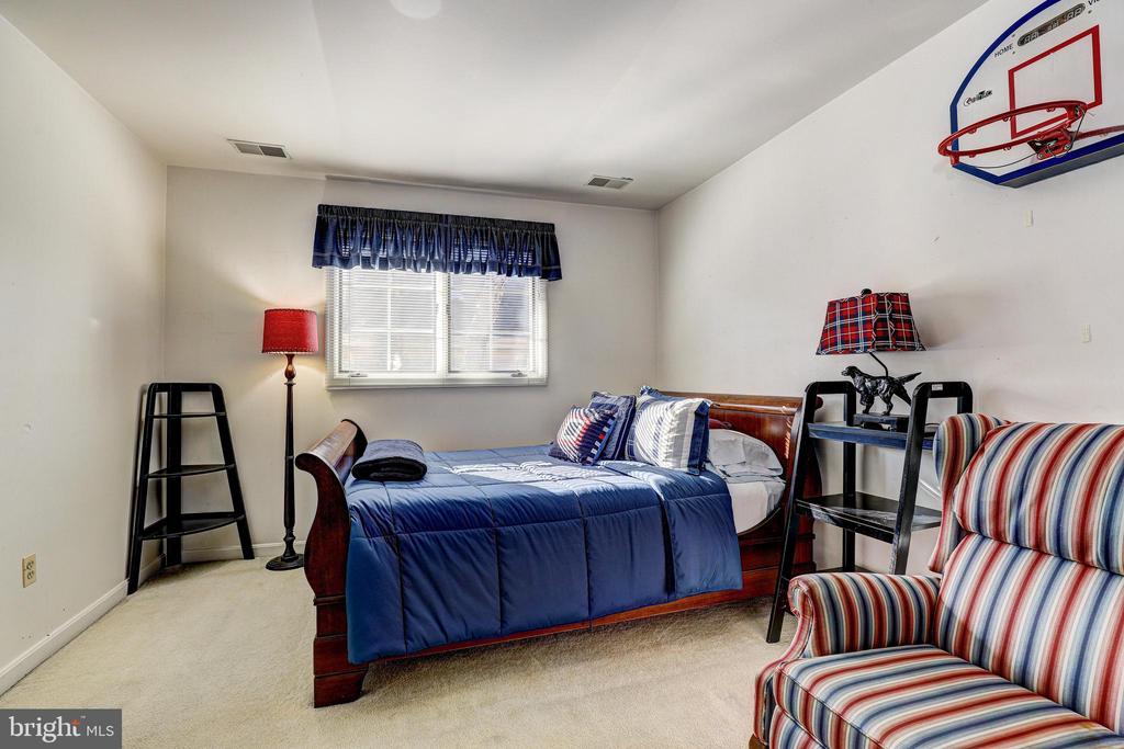 38 STAGS LEAP COURT