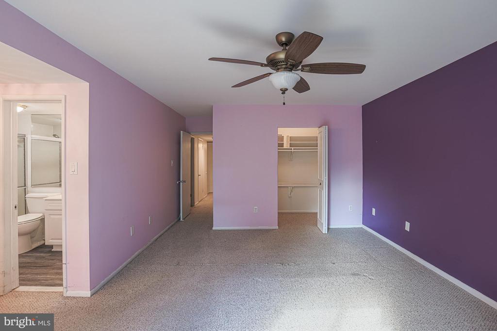 7 SLADE AVENUE 321