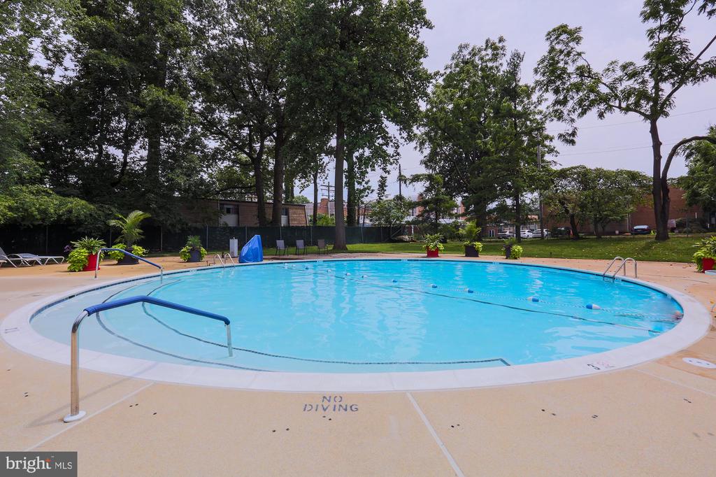 7 SLADE AVENUE 321