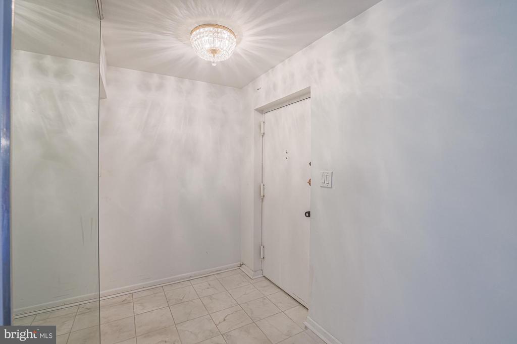 7 SLADE AVENUE 321