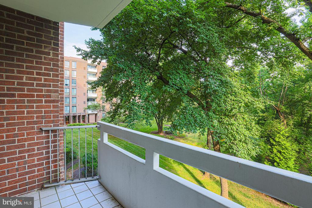 7 SLADE AVENUE 321