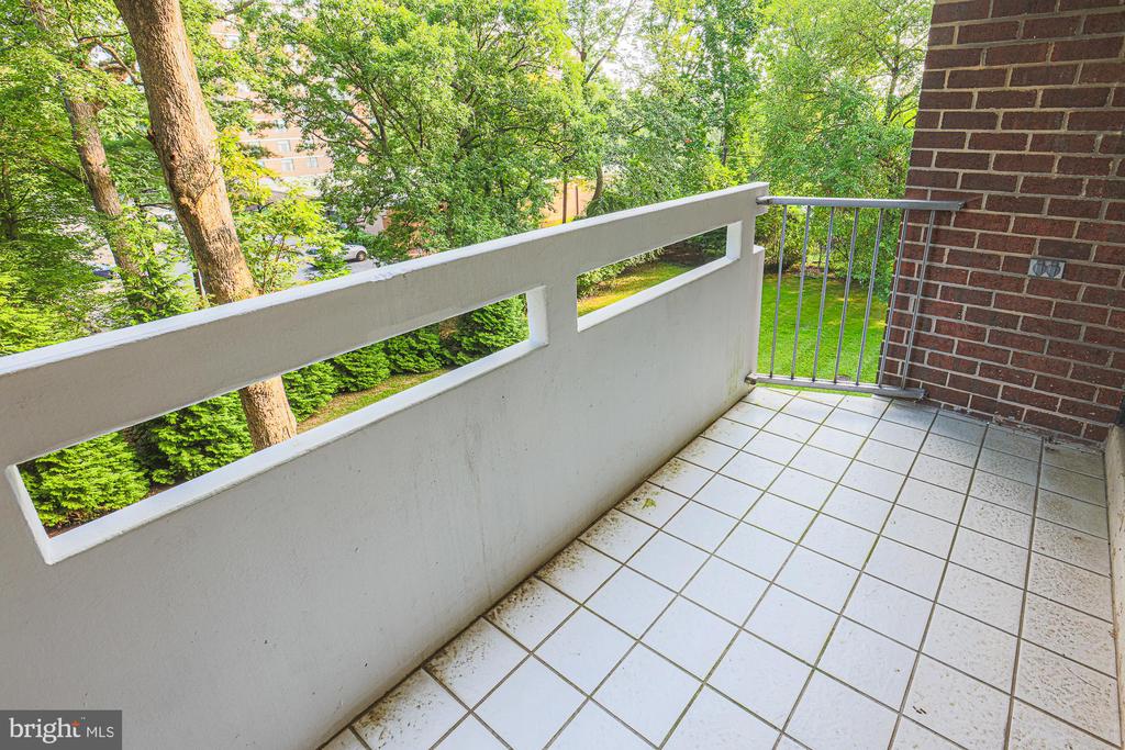 7 SLADE AVENUE 321