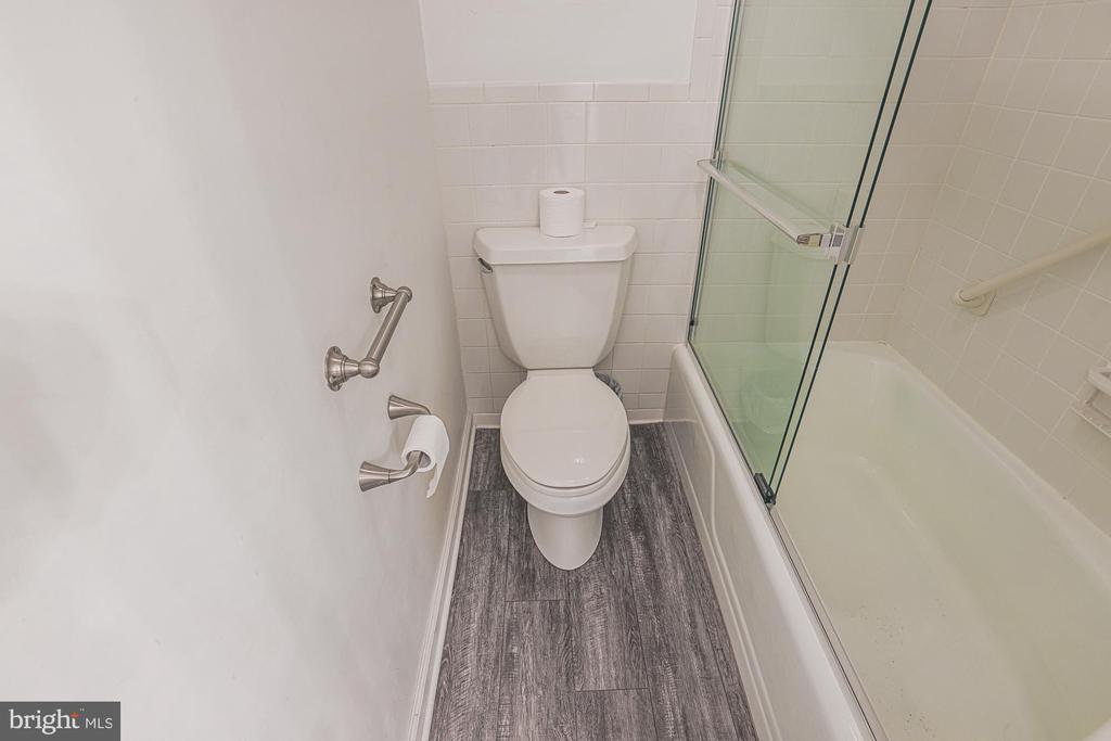 7 SLADE AVENUE 321