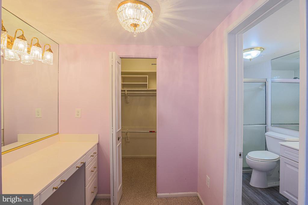 7 SLADE AVENUE 321