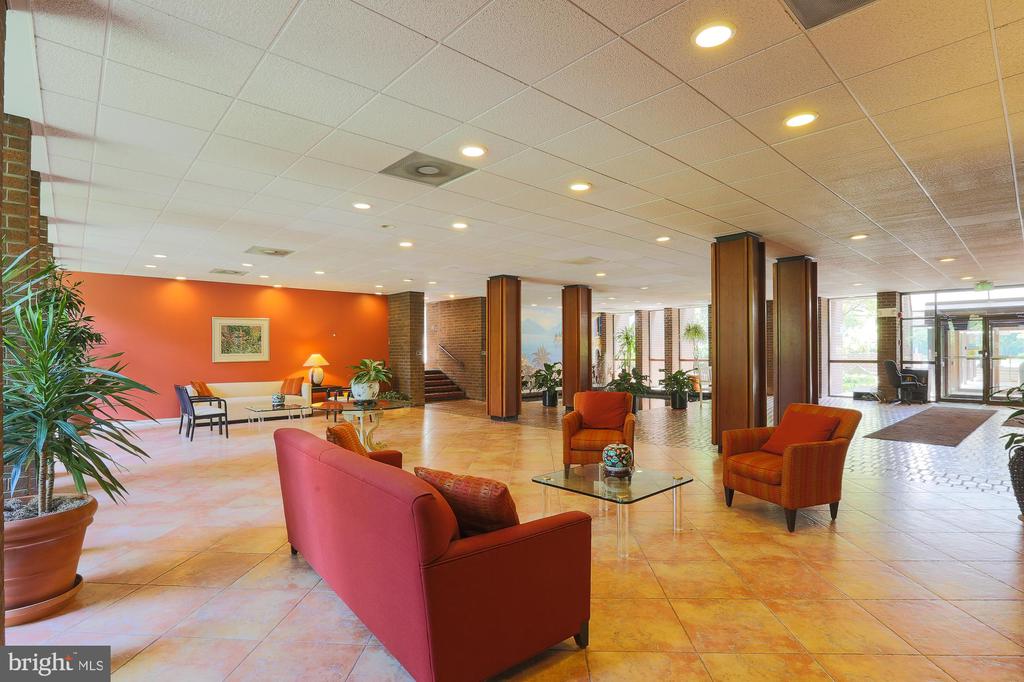 7 SLADE AVENUE 321