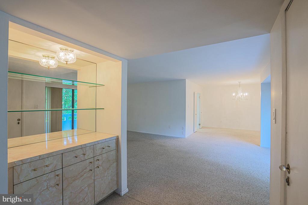 7 SLADE AVENUE 321