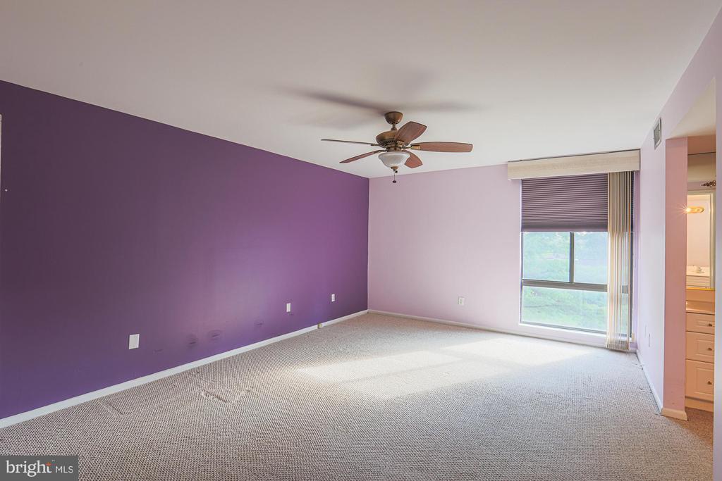 7 SLADE AVENUE 321