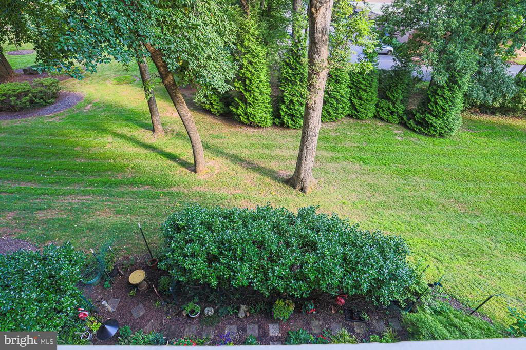 7 SLADE AVENUE 321
