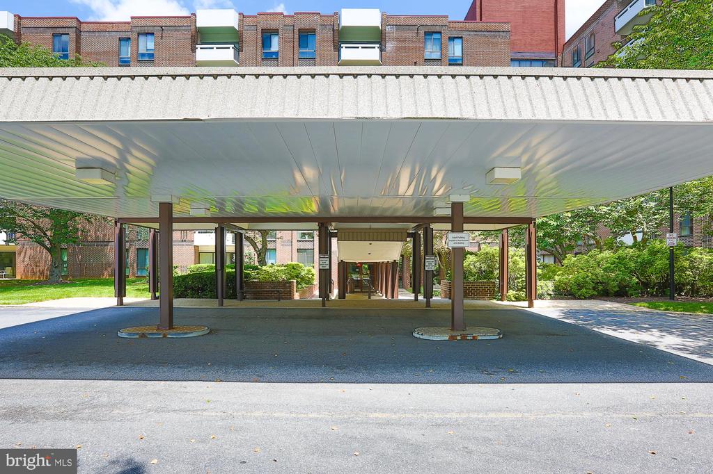 7 SLADE AVENUE 321