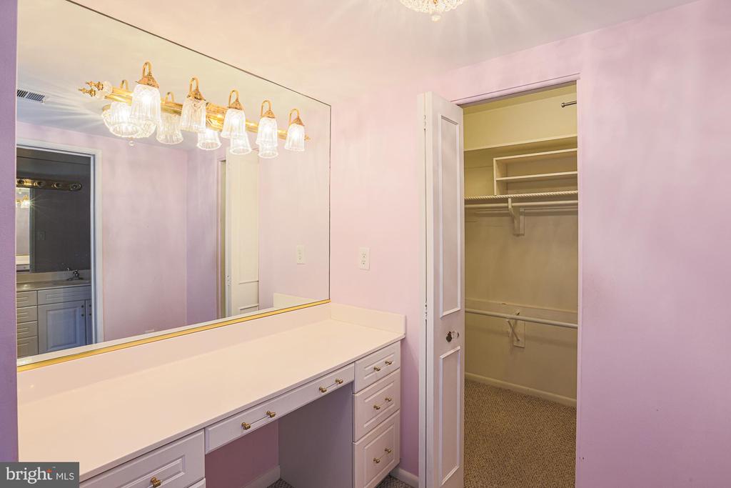 7 SLADE AVENUE 321