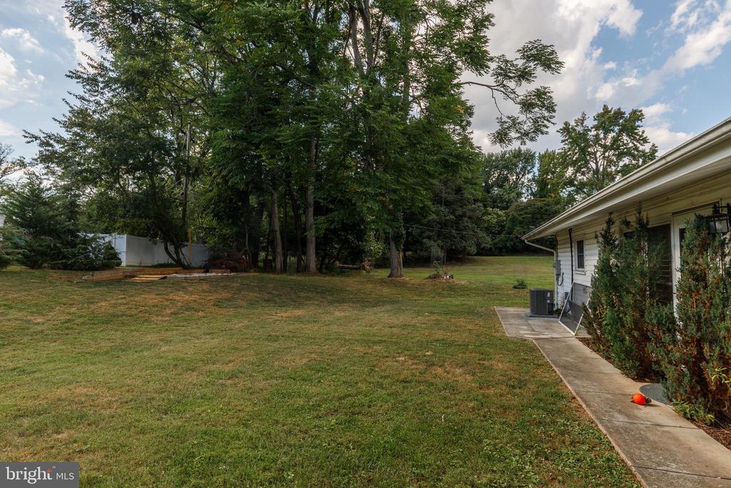 1602 WOODLING WAY