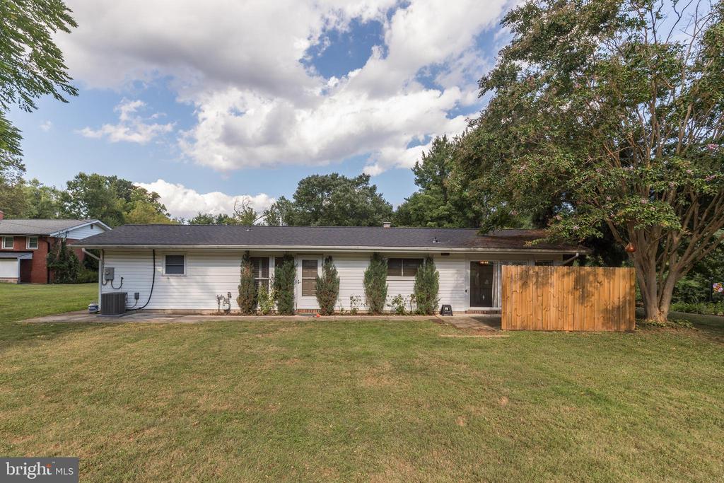 1602 WOODLING WAY