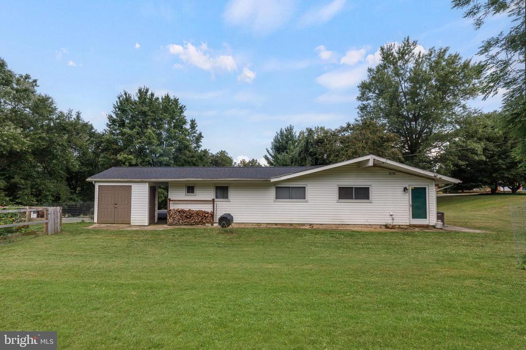 1602 WOODLING WAY