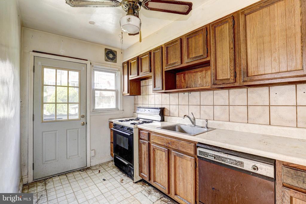 8656 ROCK OAK ROAD