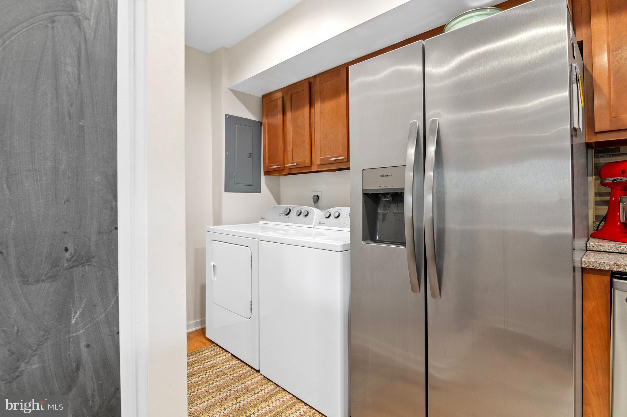 23 STONEHENGE CIRCLE 8