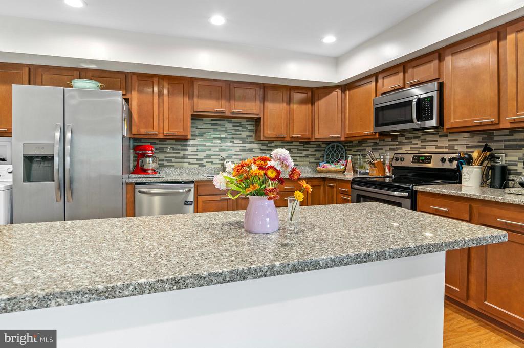23 STONEHENGE CIRCLE 8