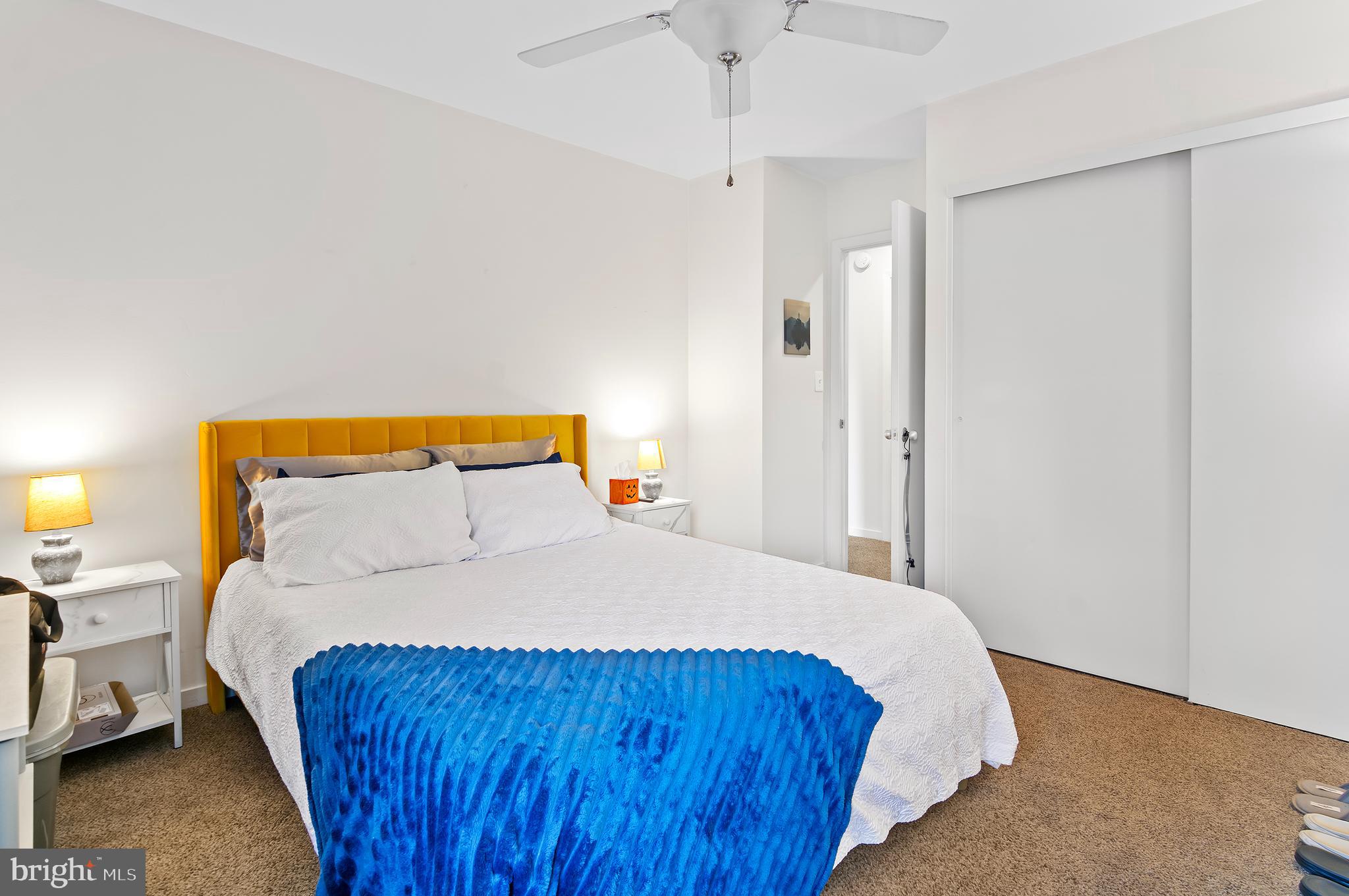 23 STONEHENGE CIRCLE 8