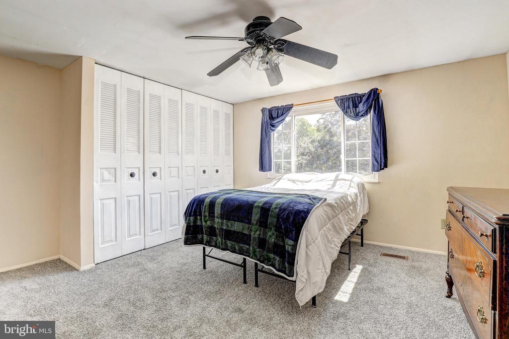 8 BEAU MONDES COURT