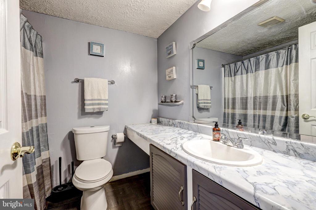 8 BEAU MONDES COURT