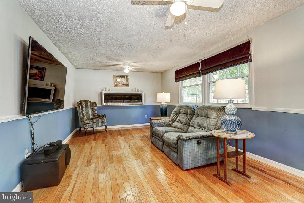 8 BEAU MONDES COURT